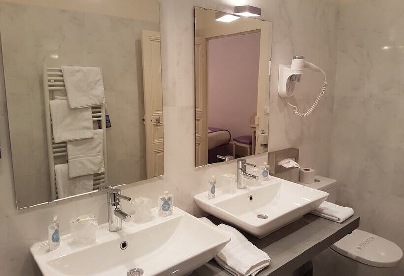 Семейный Номер, Kyriad Saumur Hyper Centre Hôtel Appartements Et Spa Soins Sothys Paris