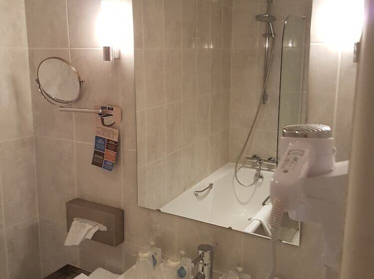 家庭间, Kyriad Saumur Hyper Centre Hôtel Appartements Et Spa Soins Sothys Paris