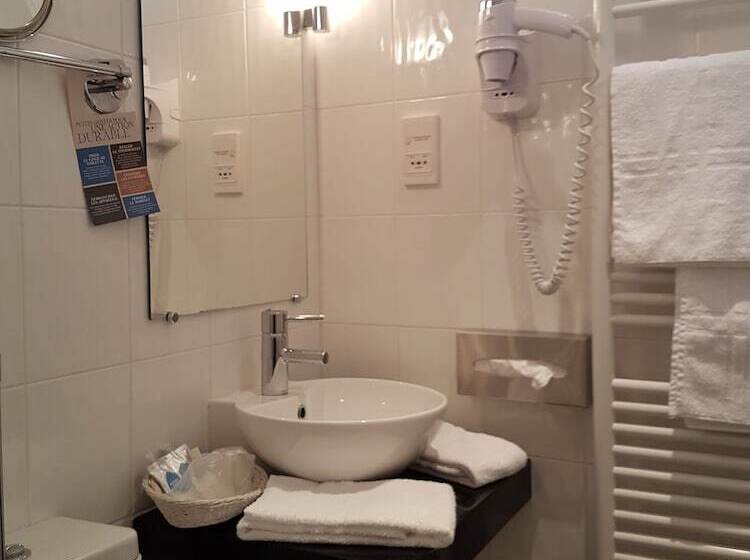 古典房间, Kyriad Saumur Hyper Centre Hôtel Appartements Et Spa Soins Sothys Paris