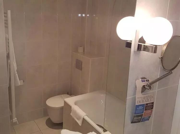 اتاق استاندارد سه نفره, Kyriad Saumur Hyper Centre Hôtel Appartements Et Spa Soins Sothys Paris