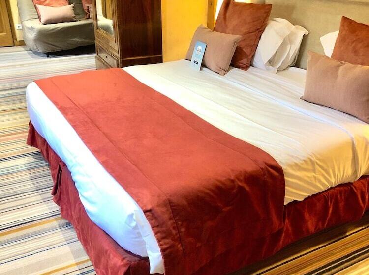 家庭间, Kyriad Saumur Hyper Centre Hôtel Appartements Et Spa Soins Sothys Paris