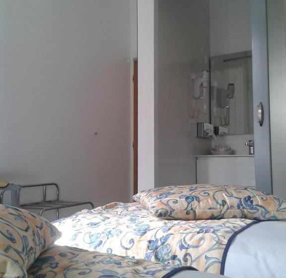 古典房间, Kyriad Saumur Hyper Centre Hôtel Appartements Et Spa Soins Sothys Paris