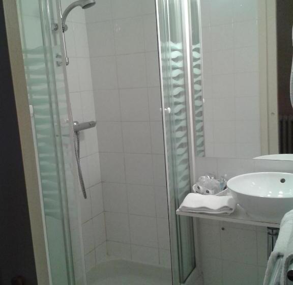 古典房间, Kyriad Saumur Hyper Centre Hôtel Appartements Et Spa Soins Sothys Paris