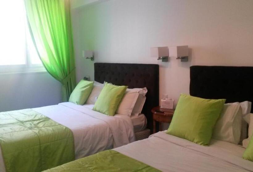 家庭间, Kyriad Saumur Hyper Centre Hôtel Appartements Et Spa Soins Sothys Paris