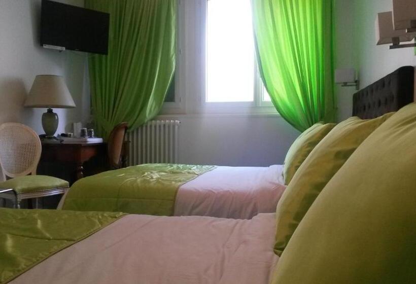 家庭间, Kyriad Saumur Hyper Centre Hôtel Appartements Et Spa Soins Sothys Paris