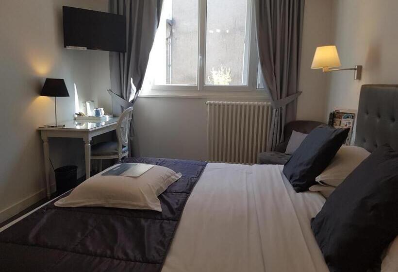 标准三人间, Kyriad Saumur Hyper Centre Hôtel Appartements Et Spa Soins Sothys Paris