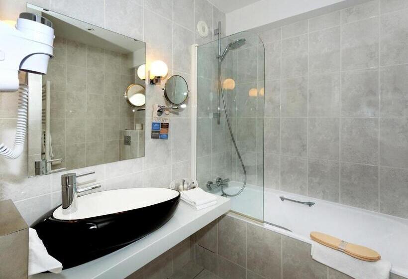 标准三人间, Kyriad Saumur Hyper Centre Hôtel Appartements Et Spa Soins Sothys Paris