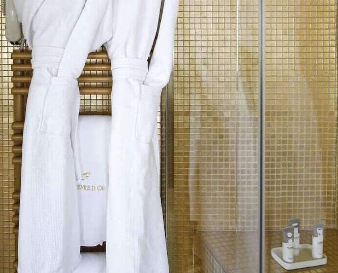 סוויטה אקזקיוטיב, La Chevre D Or