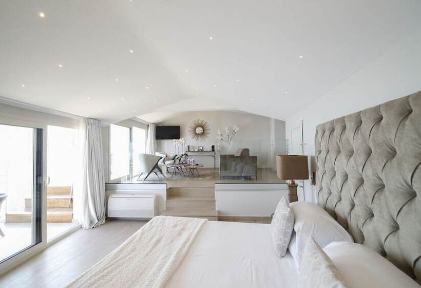 סוויטה אקזקיוטיב, La Chevre D Or