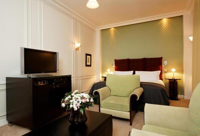 スーペリアールーム, La Tremoille Paris