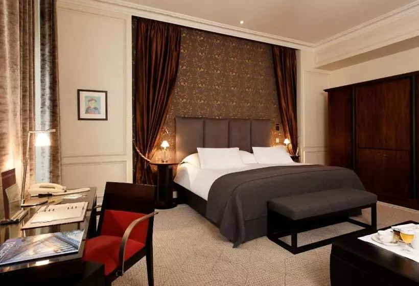 デラックスルーム, La Tremoille Paris