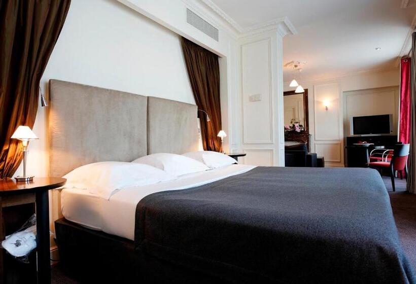 سوییت جونیور, La Tremoille Paris