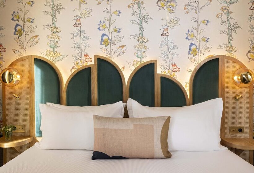 اتاق راحتی, Hôtel Jardin De Cluny