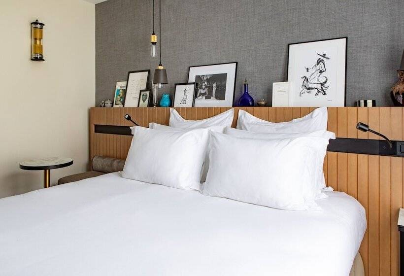 Chambre Standard, Maison Mère