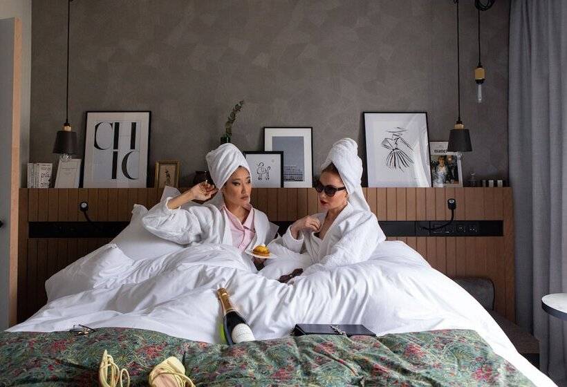 Chambre Triple Standard, Maison Mère