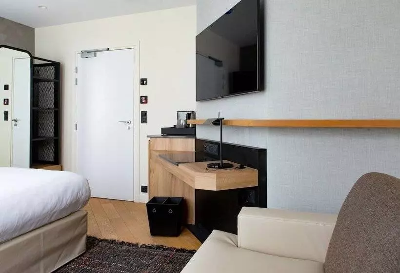 Chambre Triple Standard, Maison Mère