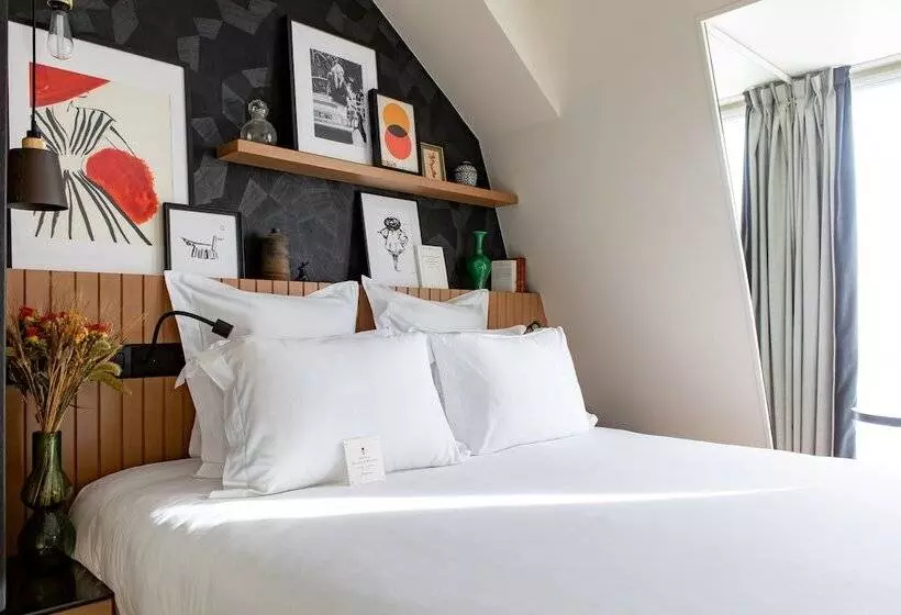 Chambre Deluxe, Maison Mère