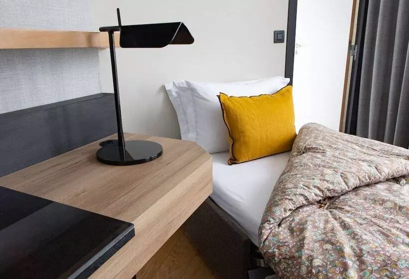 Chambre Triple Deluxe, Maison Mère
