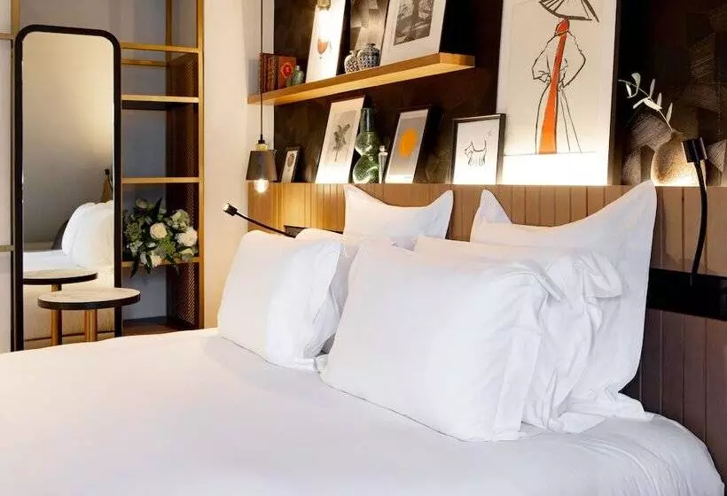 Chambre Triple Deluxe, Maison Mère