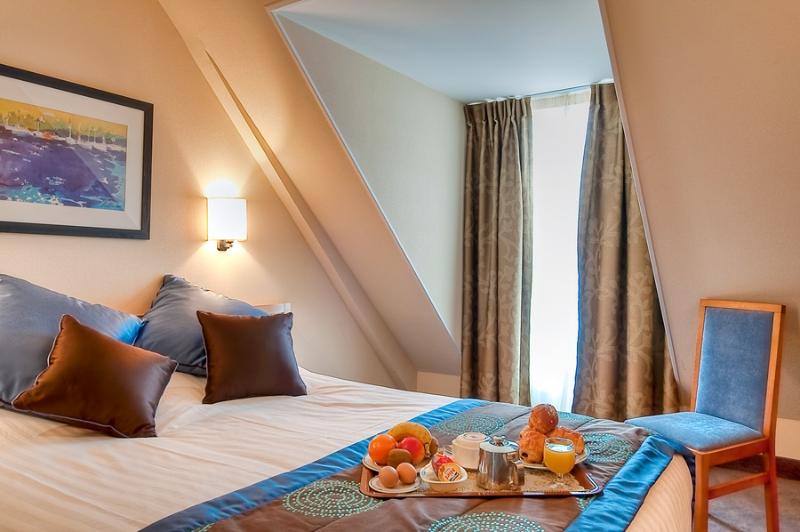 Chambre Standard, Maison Mère