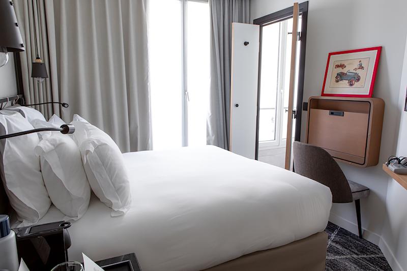 Chambre Standard, Maison Mère