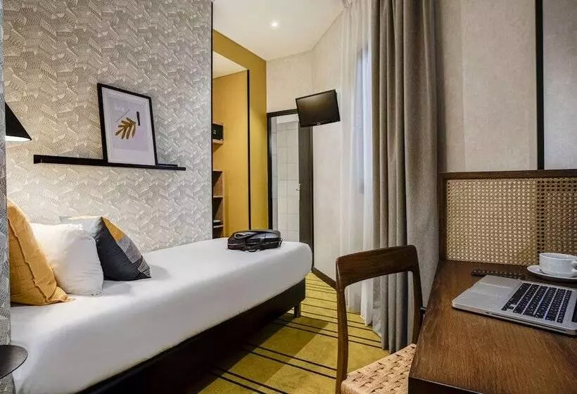 Habitación Estándar Individual, Republik