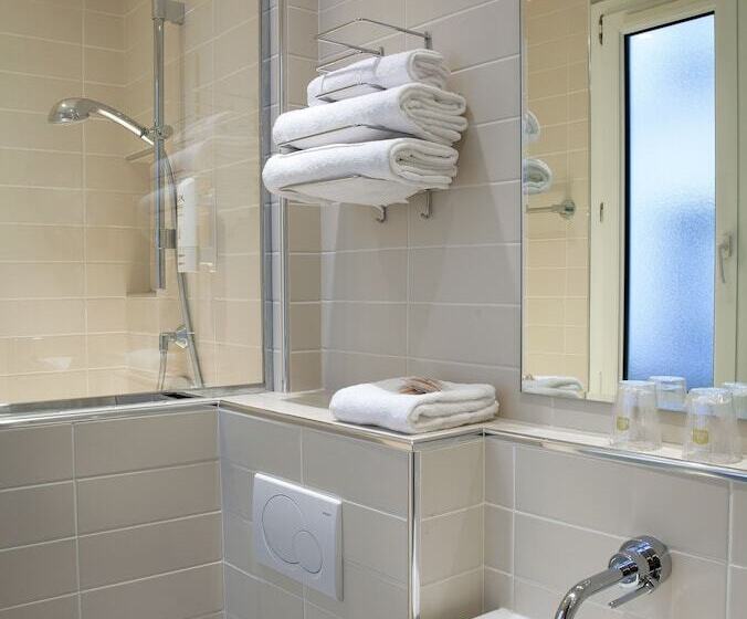 Номер Комфорт, Timhotel Invalides Eiffel
