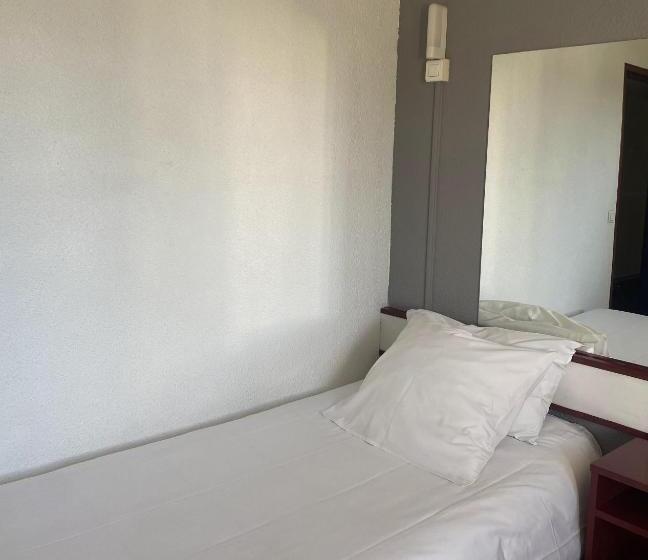 חדר סטנדרט לשלושה, Fasthôtel Mont De Marsan   Un Hôtel Fh Collection