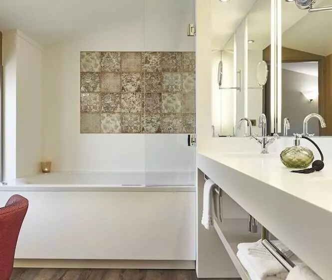 سوییت خانوادگی, Best Western Premier HBEO Bordeaux Centre