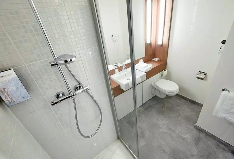 Habitació Estàndard, Campanile Hotel Chantilly