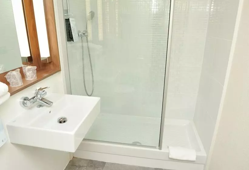 ダブルベッドスタンダードルーム, Campanile Clermont Ferrand Le Brezet