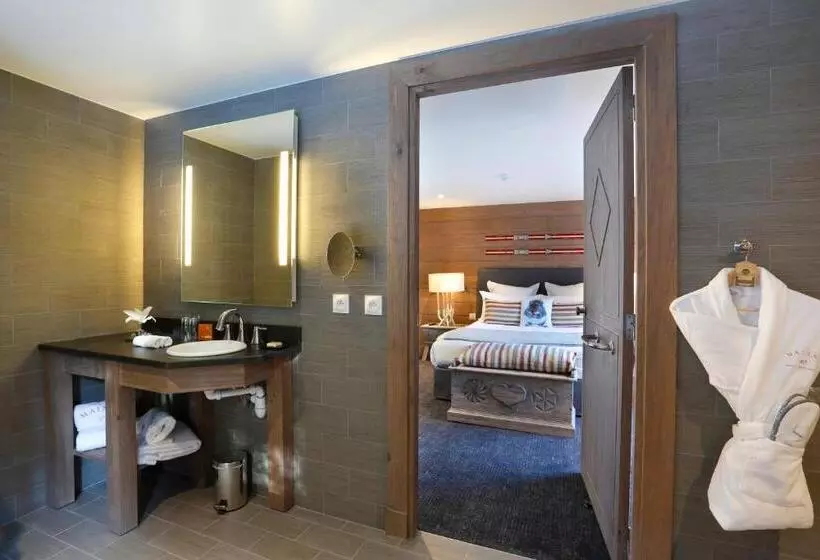 バルコニー付きデラックスルーム, Chalet Hôtel La Mainaz Restaurant & Resort