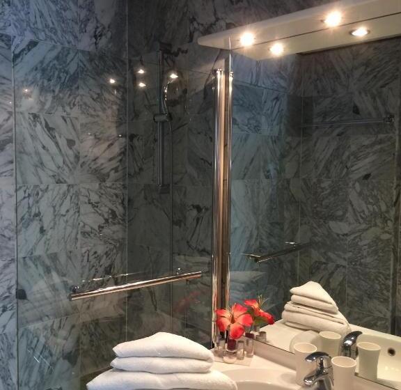 高级单人间, Festival