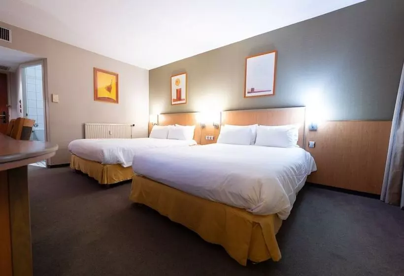 ２ダブルベッドのスタンダードルーム, Holiday Inn Calais Centre, An Ihg