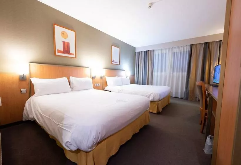 ２ダブルベッドのスタンダードルーム, Holiday Inn Calais Centre, An Ihg