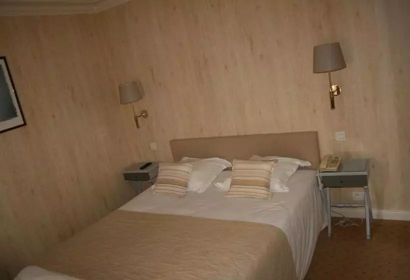 اتاق اکونومی, Hôtel Le D Avaugour