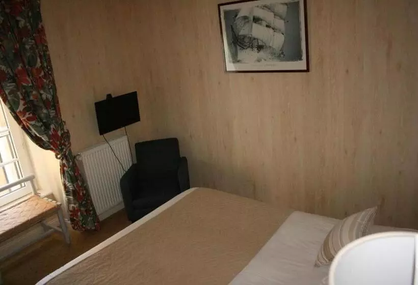 اتاق اکونومی, Hôtel Le D Avaugour