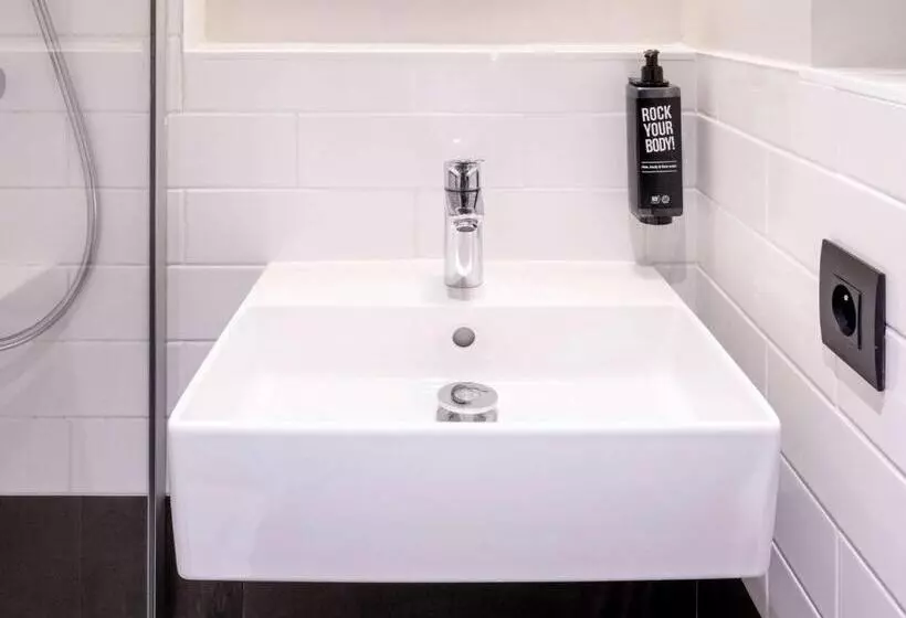 اتاق استاندارد, Ibis La Rochelle Vieux Port