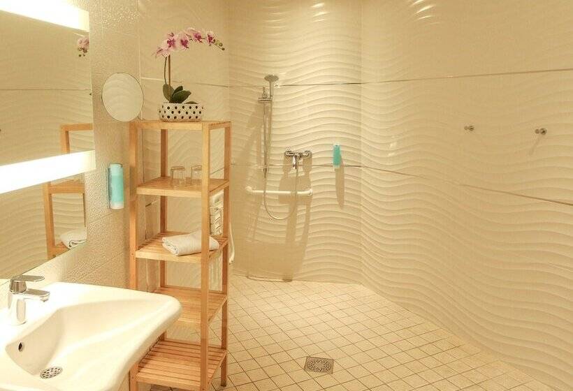 クラシックルーム, Josse