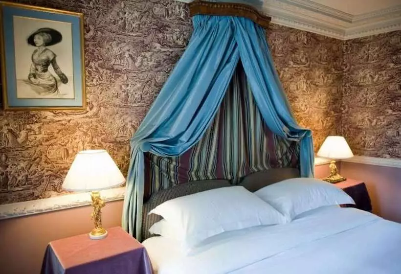 Chambre Supérieure, L Hôtel