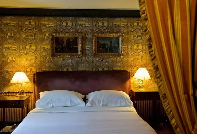Chambre Supérieure, L Hôtel