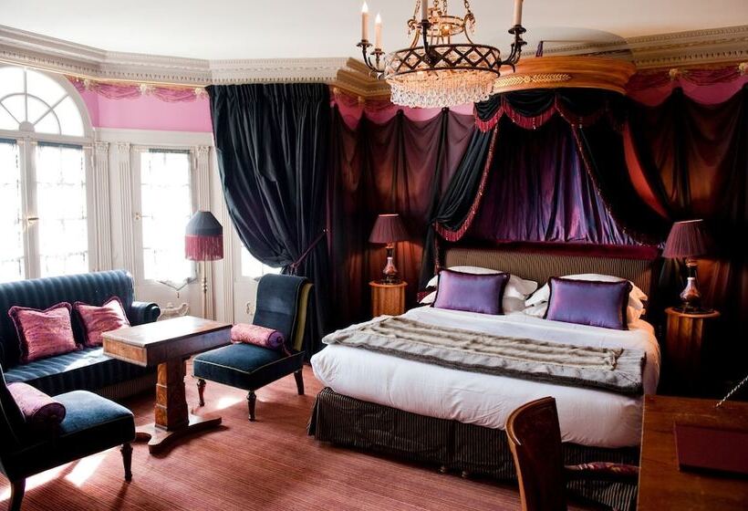 اتاق لوکس, L Hôtel