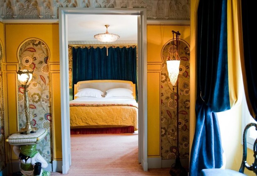 اتاق لوکس, L Hôtel