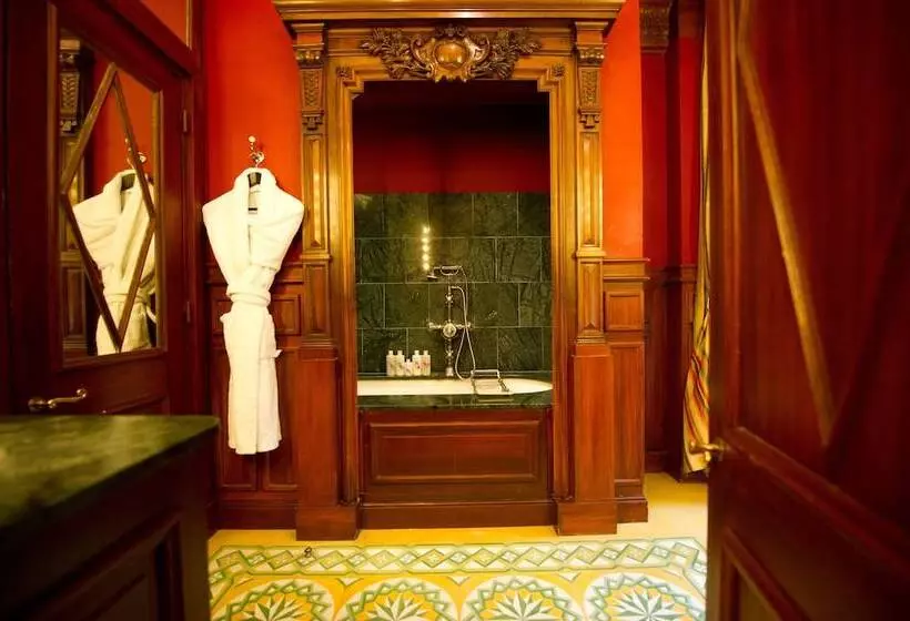 Chambre Standard, L Hôtel