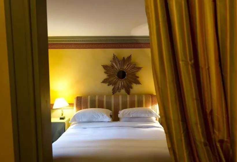 Chambre Supérieure, L Hôtel