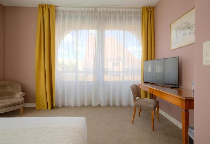 اتاق سوپریور, Le Renoir