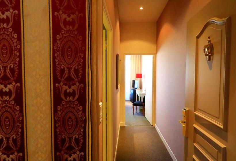 اتاق استاندارد بدون تهویه هوا, Le Renoir