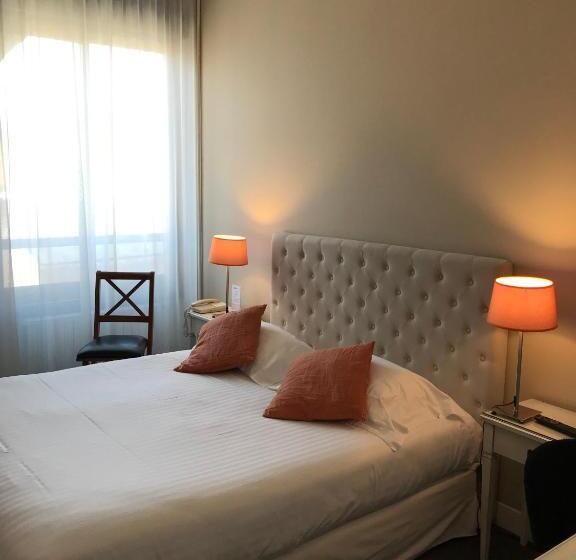 اتاق استاندارد بدون تهویه هوا, Le Renoir