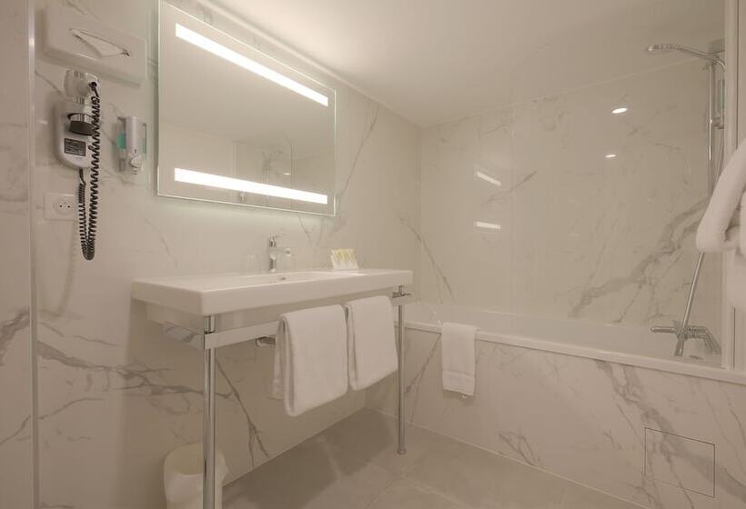 سوییت جونیور, Le Renoir