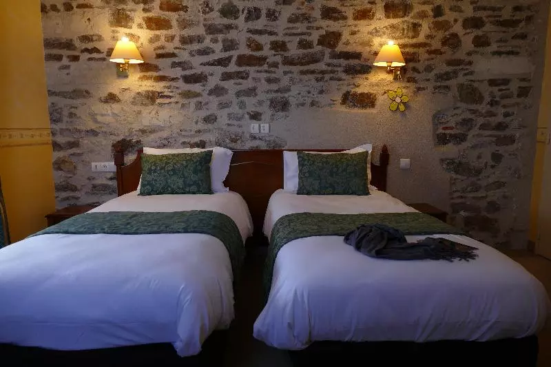 スタンダードルーム, Logis Hotels Le Champalud Restaurant La Citadelle